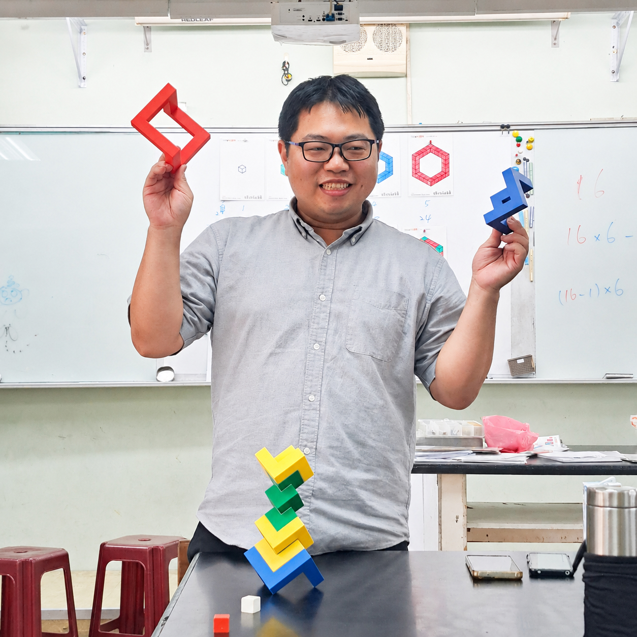 李俊賢（阿賢老師）展示立體積木作品